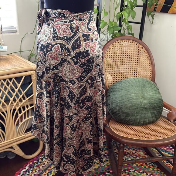 The Kooples Paris Dark Paisley 100% Silk Asymmetrical Wrap Skirt - Picture 2 of 5